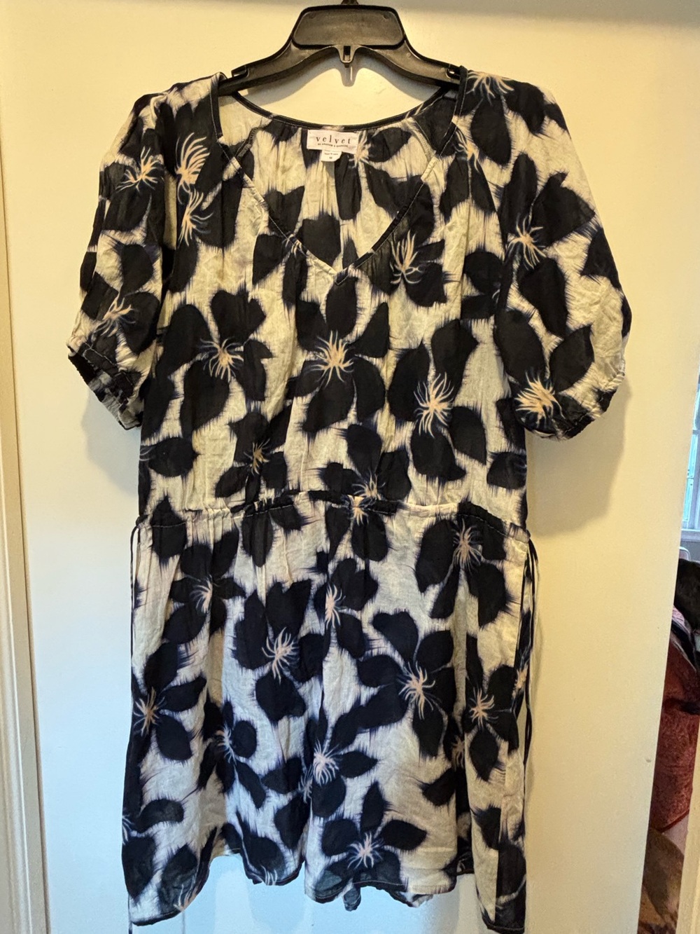 Velvet by Graham & Spencer Navy & White Floral Top